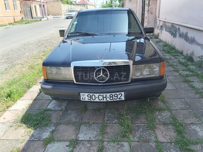 Mercedes 190 1992, 123,000 km - 2.0 л - Qazax