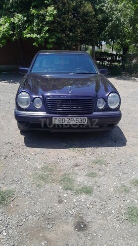 Mercedes E 230