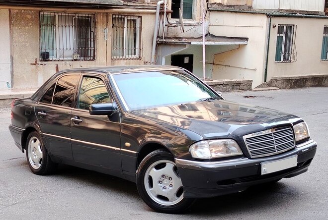 Mercedes C 220