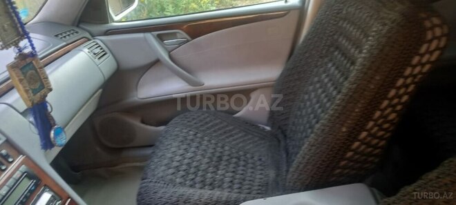 Mercedes E 240 2000, 200,000 km - 2.4 l - Saatlı