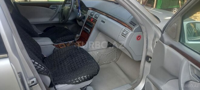 Mercedes E 240 2000, 200,000 km - 2.4 l - Saatlı