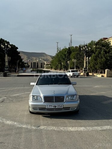 Mercedes C 240