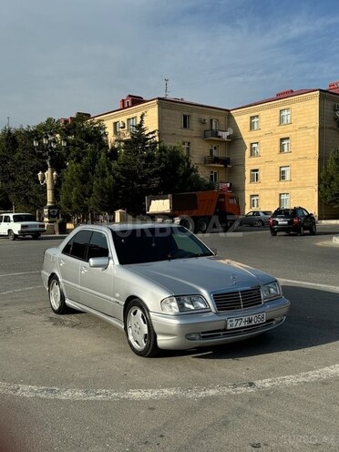 Mercedes C 240