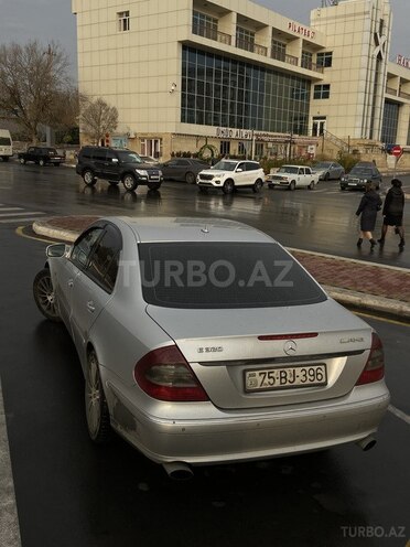 Mercedes E 320