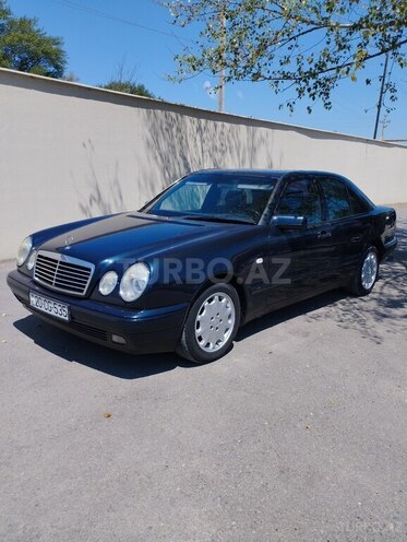 Mercedes E 240 1998, 490,000 km - 2.4 l - Salyan