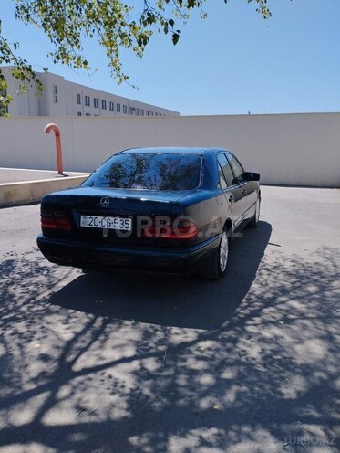 Mercedes E 240 1998, 490,000 km - 2.4 l - Salyan