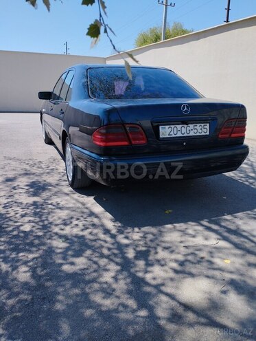 Mercedes E 240 1998, 490,000 km - 2.4 l - Salyan