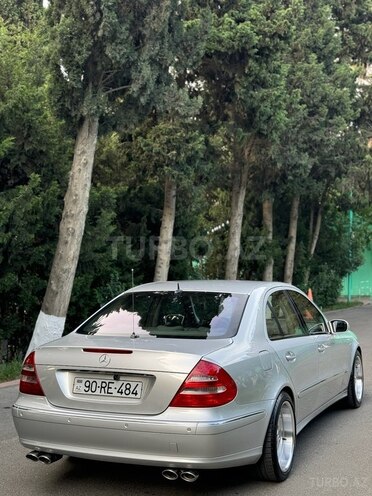 Mercedes E 240