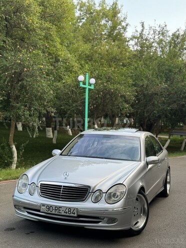 Mercedes E 240