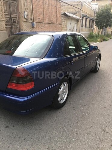 Mercedes C 180