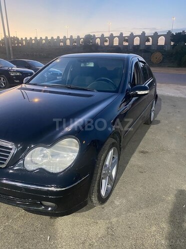 Mercedes C 200