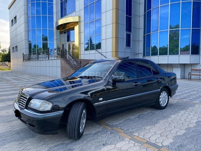 Mercedes C 180