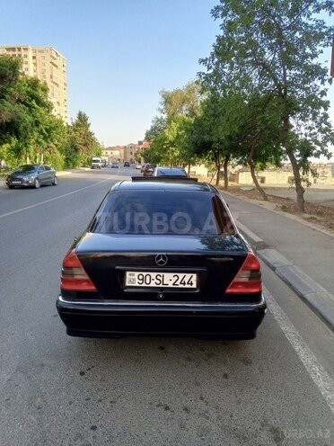 Mercedes C 200