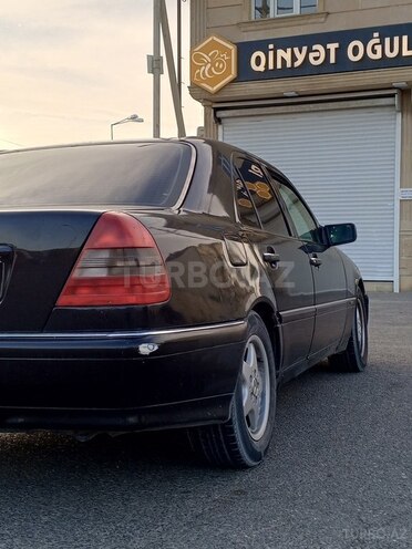 Mercedes C 200