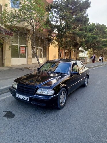 Mercedes C 200