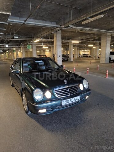 Mercedes E 320