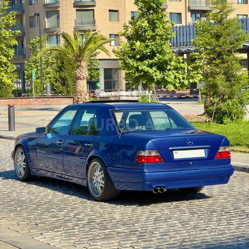 Mercedes E 280