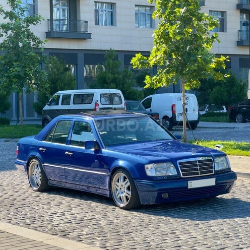 Mercedes E 280