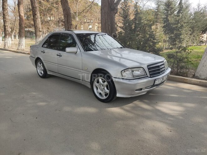 Mercedes C 240