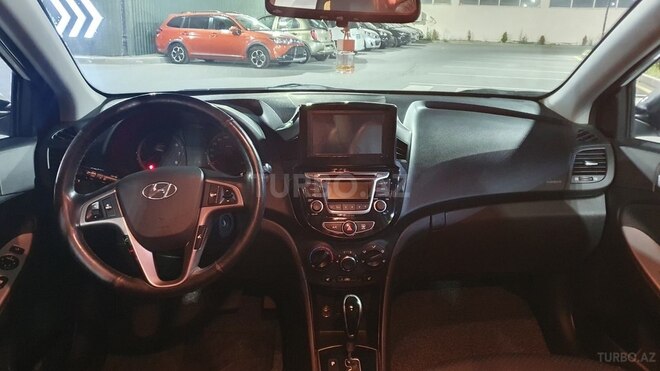 Hyundai Accent 2016, 180,000 km - 1.4 l - Bakı