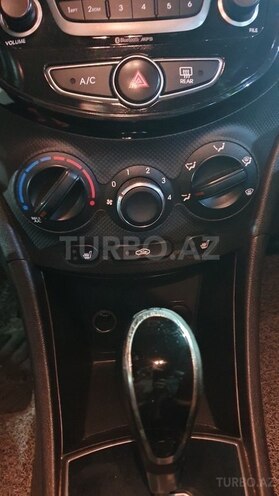 Hyundai Accent 2016, 180,000 km - 1.4 l - Bakı