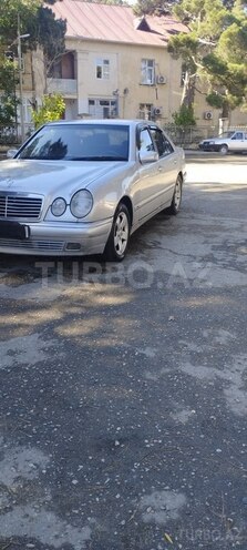 Mercedes E 280