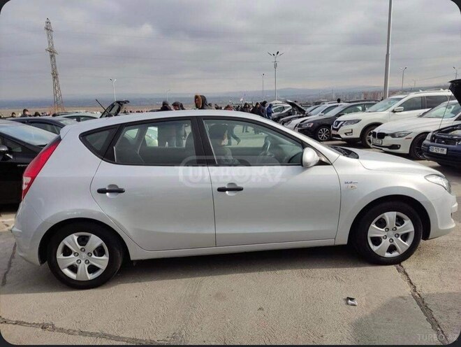 Hyundai i30 2009, 152,000 km - 1.4 л - Qax