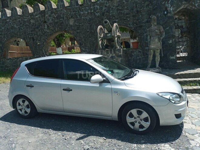 Hyundai i30 2009, 152,000 km - 1.4 л - Qax