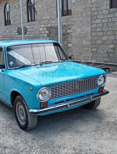 LADA (VAZ) 21011