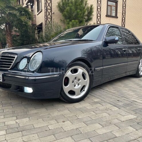 Mercedes E 220 d 2001, 451,140 km - 2.2 l - Goranboy