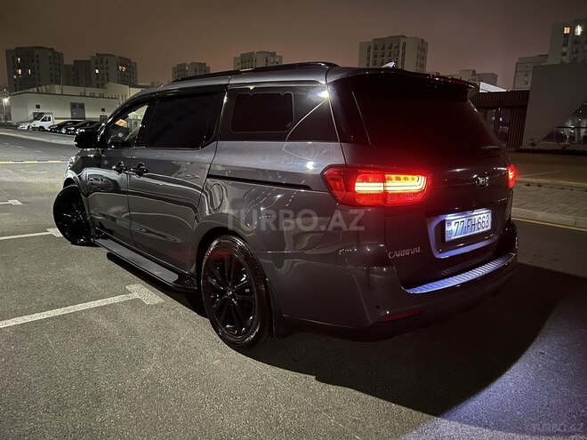 Kia Carnival 2015, 215,000 km - 2.2 l - Bakı