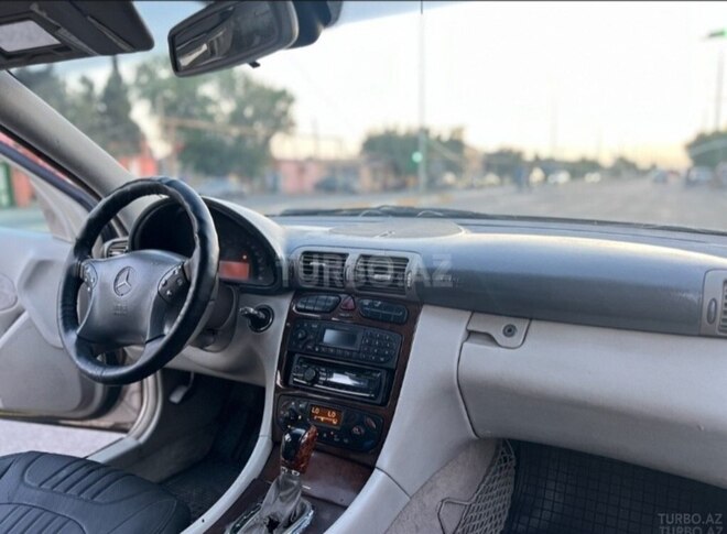 Mercedes C 220 2001, 325,000 km - 2.2 л - Sumqayıt