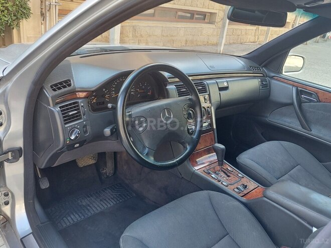 Mercedes E 220 2002, 495,200 km - 2.2 l - Bakı