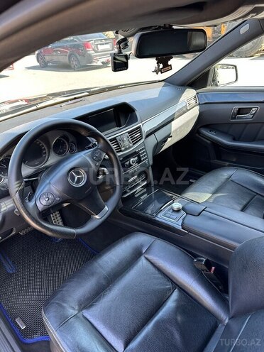 Mercedes E 220 2012, 329,403 km - 2.2 l - Bakı