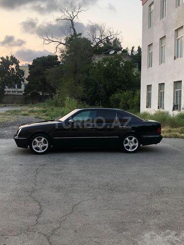 Mercedes E 280 2000, 320,000 km - 2.8 l - Bakı