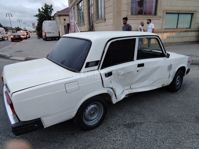 LADA (VAZ) 2107