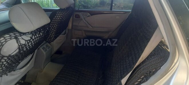 Mercedes E 240 2000, 200,000 km - 2.4 л - Saatlı