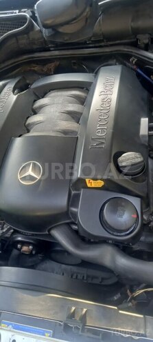 Mercedes E 240 2000, 200,000 km - 2.4 л - Saatlı