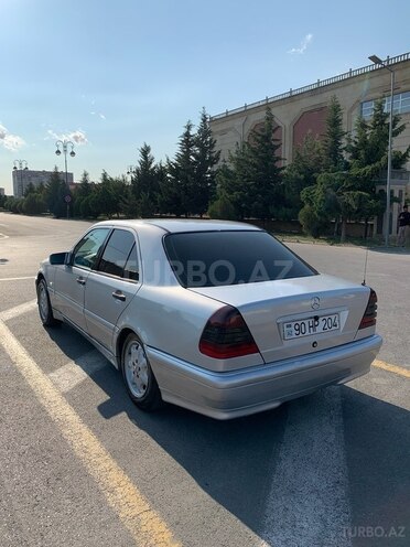 Mercedes C 180