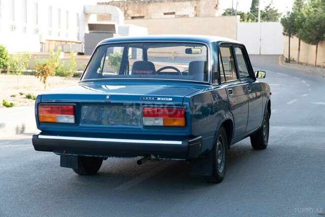 LADA (VAZ) 2107