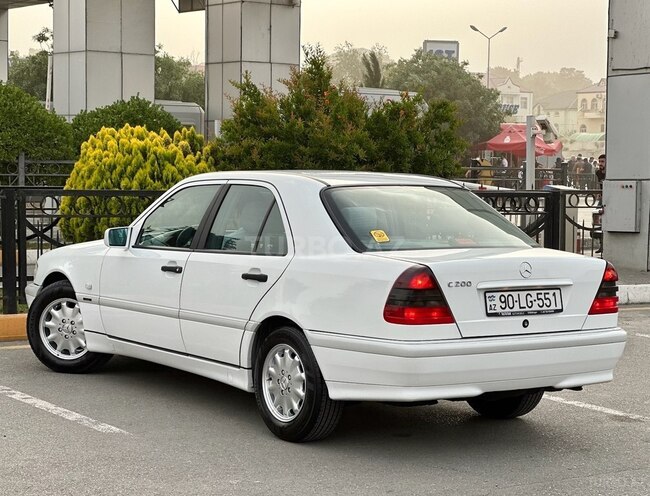 Mercedes C 200