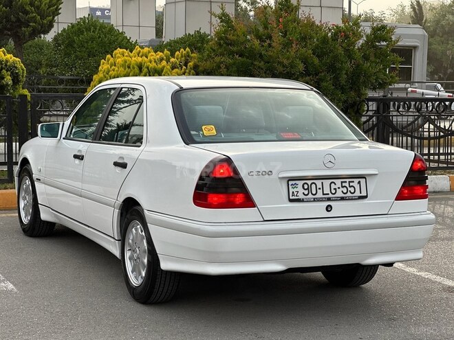 Mercedes C 200