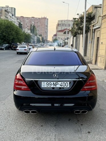 Mercedes S 550