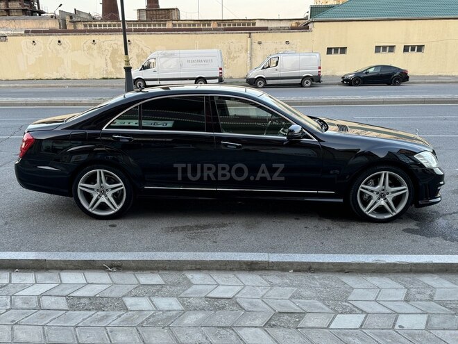 Mercedes S 550