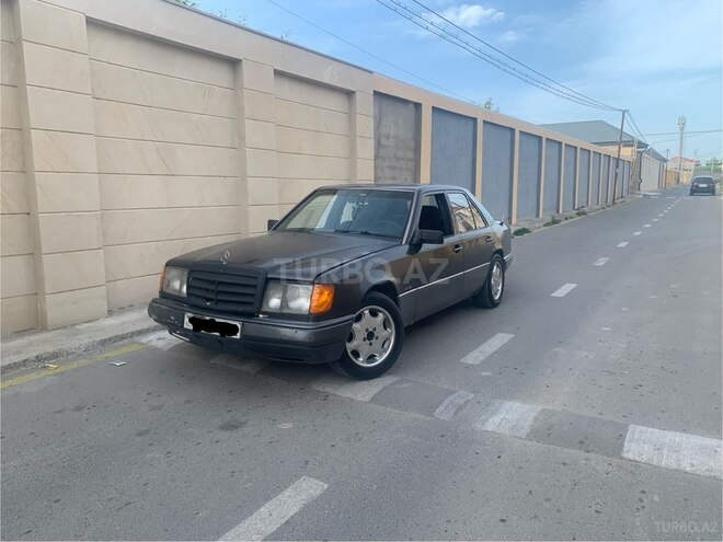 Mercedes E 250 1990, 180,000 km - 2.5 л - Bakı