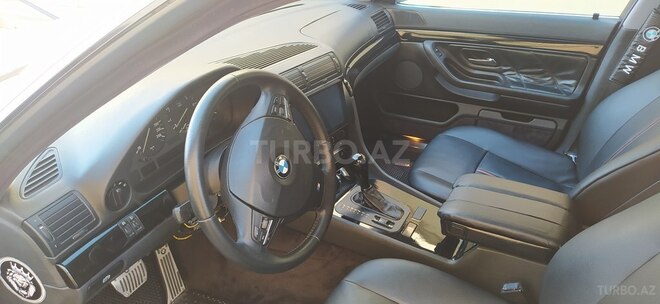 BMW 728