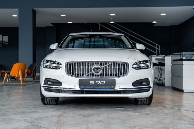 Volvo S90-1