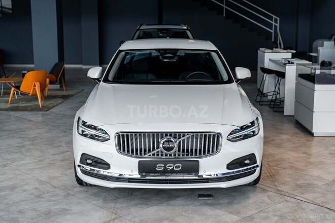 Volvo S90-3