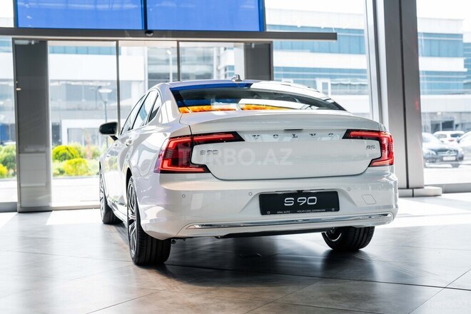 Volvo S90-7