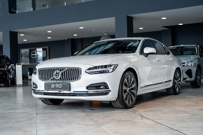 Volvo S90-4